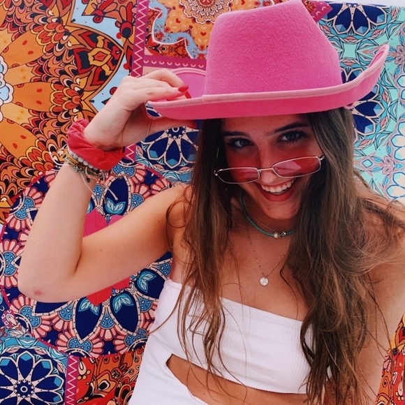 Meet your Posher, Raegen - Picture 1 of 1